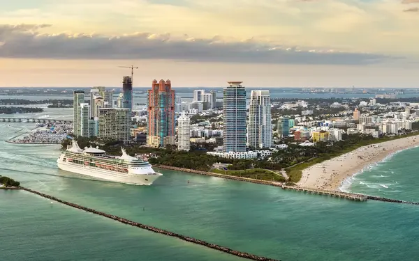 Cruise ship sailing through Government Cut